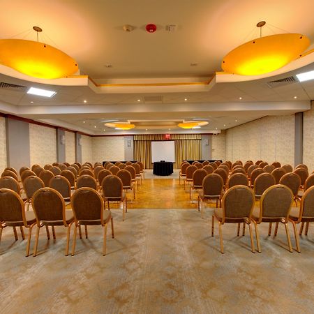 Holiday Inn Plainview-Long Island By Ihg Zewnętrze zdjęcie