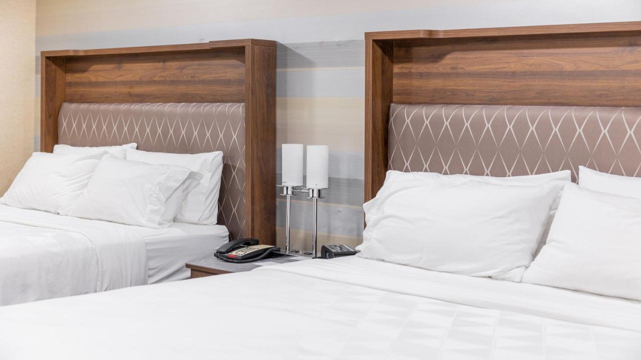 Holiday Inn Plainview-Long Island By Ihg Zewnętrze zdjęcie