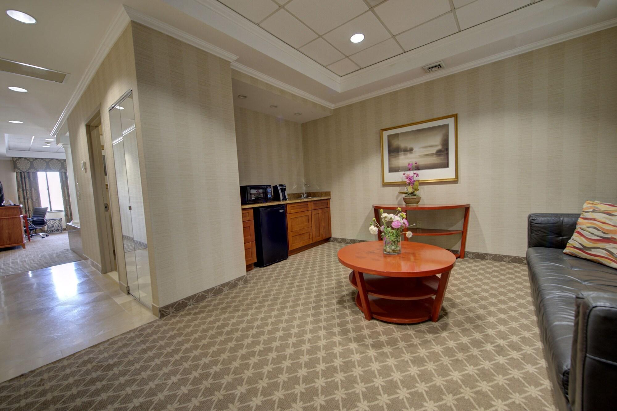 Holiday Inn Plainview-Long Island By Ihg Zewnętrze zdjęcie