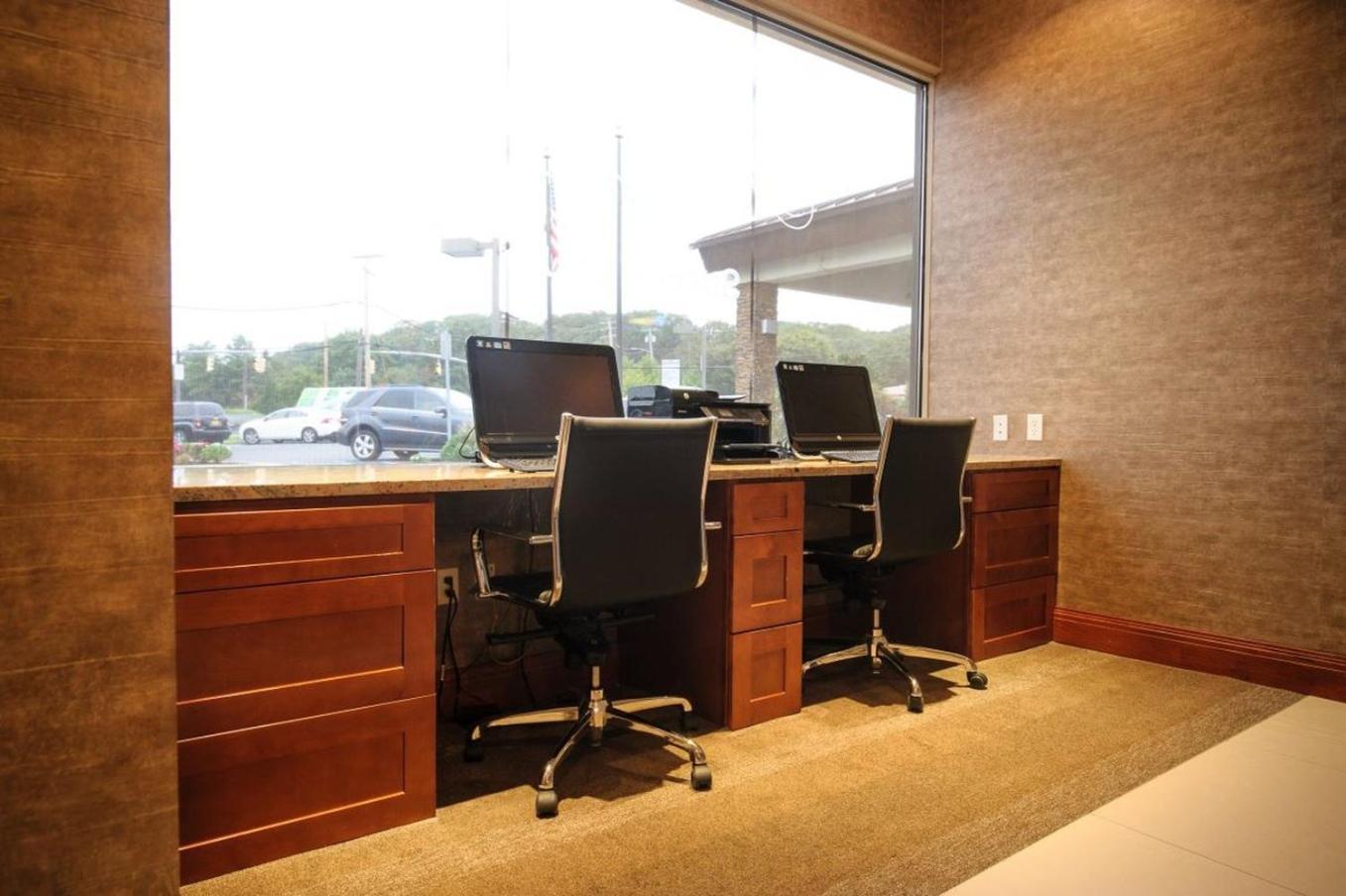 Holiday Inn Plainview-Long Island By Ihg Zewnętrze zdjęcie