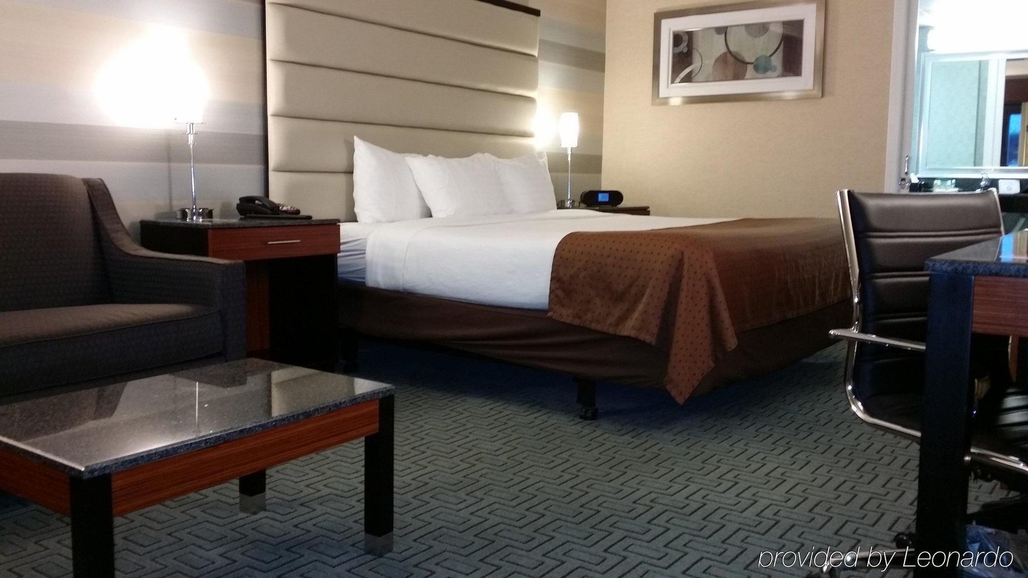 Holiday Inn Plainview-Long Island By Ihg Zewnętrze zdjęcie